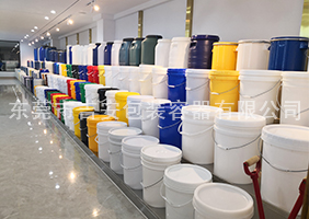 日逼逼水水网站吉安容器一楼涂料桶、机油桶展区